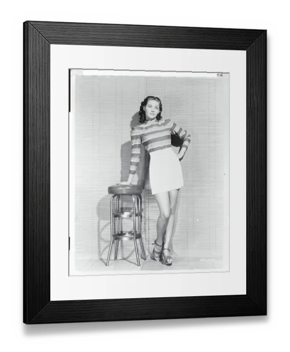 Framed Print : Yvonne De Carlo Posing by a Stool Framed Print : Yvonne De Carlo Posing by a Stool
