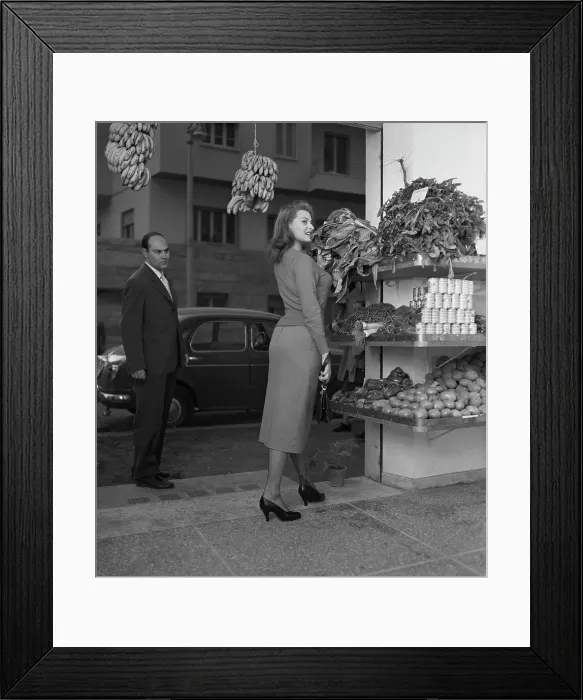 Framed Print : Actress Sophia Loren Framed Print : Actress Sophia Loren