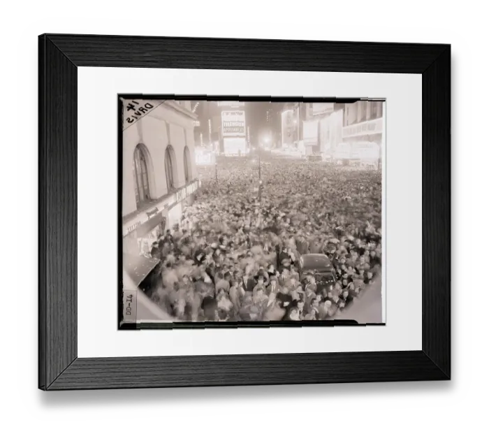 Framed Print : New Year's Crowd in Times Square Framed Print : New Year's Crowd in Times Square