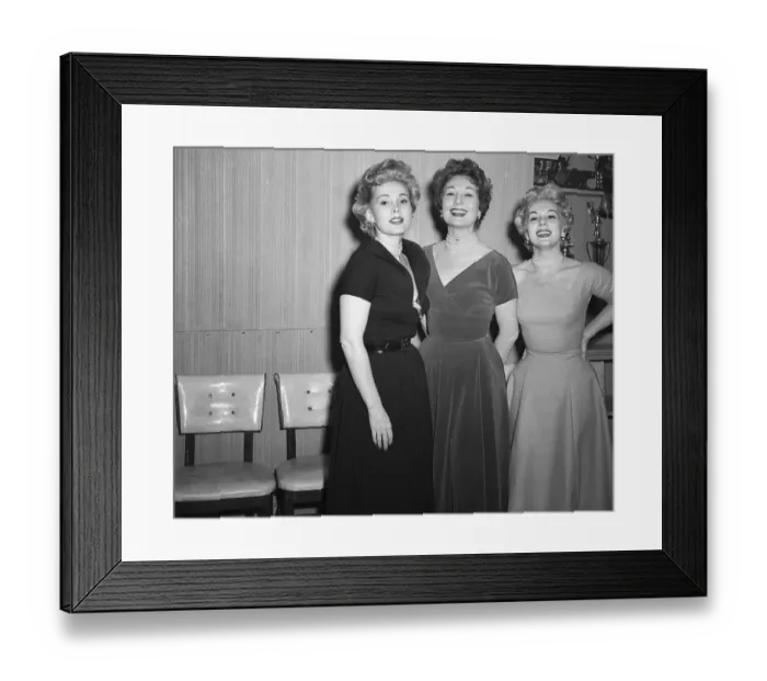 Framed Print : The Gabor Sisters Posing Together Framed Print : The Gabor Sisters Posing Together