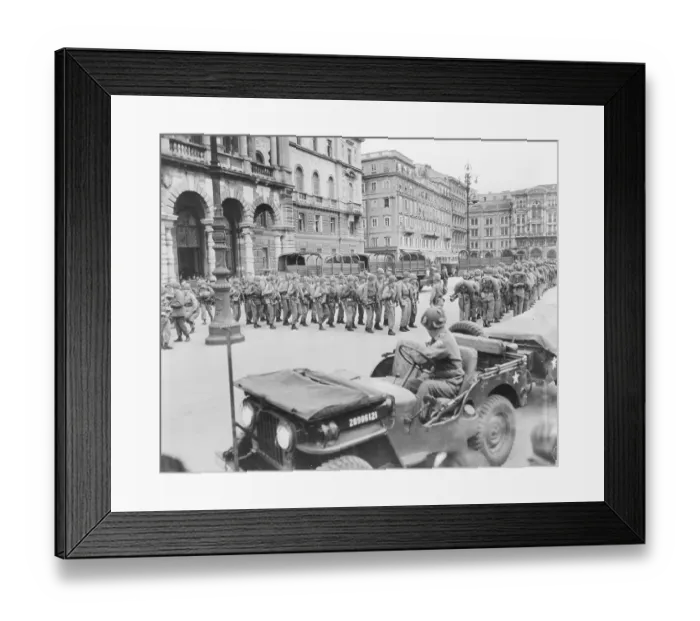 Framed Print : United Soldiers in Trieste Framed Print : United Soldiers in Trieste