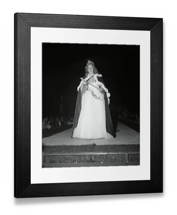 Framed Print : Evelyn Ay Strolling Down Runway Framed Print : Evelyn Ay Strolling Down Runway