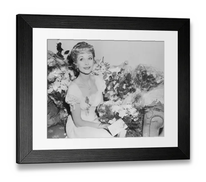 Framed Print : Vivein Leigh Holding Flowers Backstage Framed Print : Vivein Leigh Holding Flowers Backstage