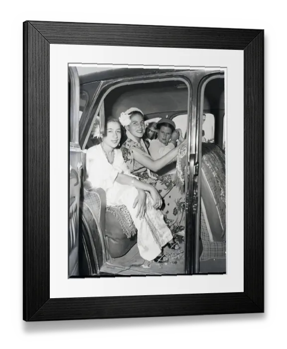 Framed Print : Gypsy Women Arrive to Wedding in Car Framed Print : Gypsy Women Arrive to Wedding in Car