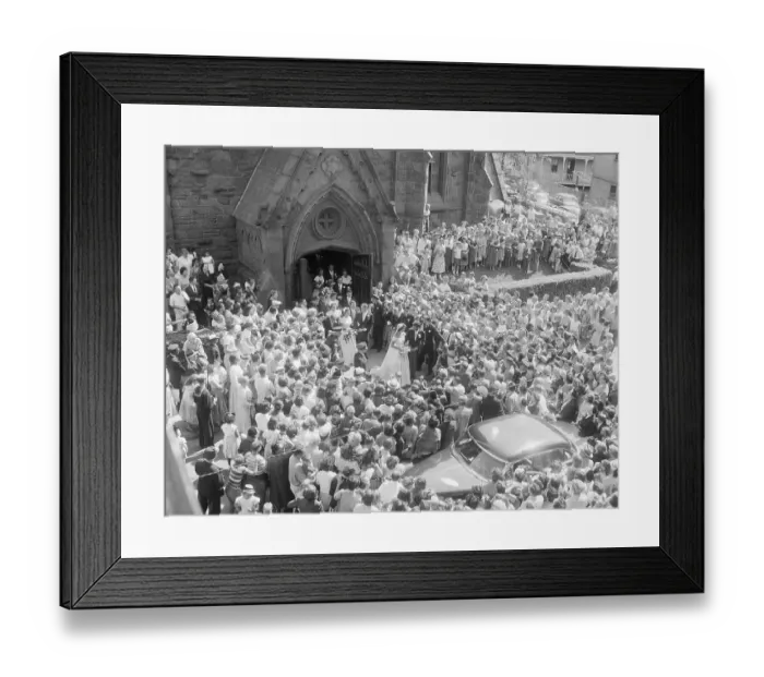 Framed Print : John and Jackie Kennedy Leaving the Church Framed Print : John and Jackie Kennedy Leaving the Church