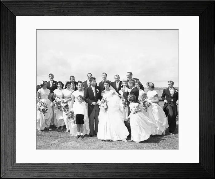 Framed Print : John and Jackie Kennedy on Wedding Day Framed Print : John and Jackie Kennedy on Wedding Day