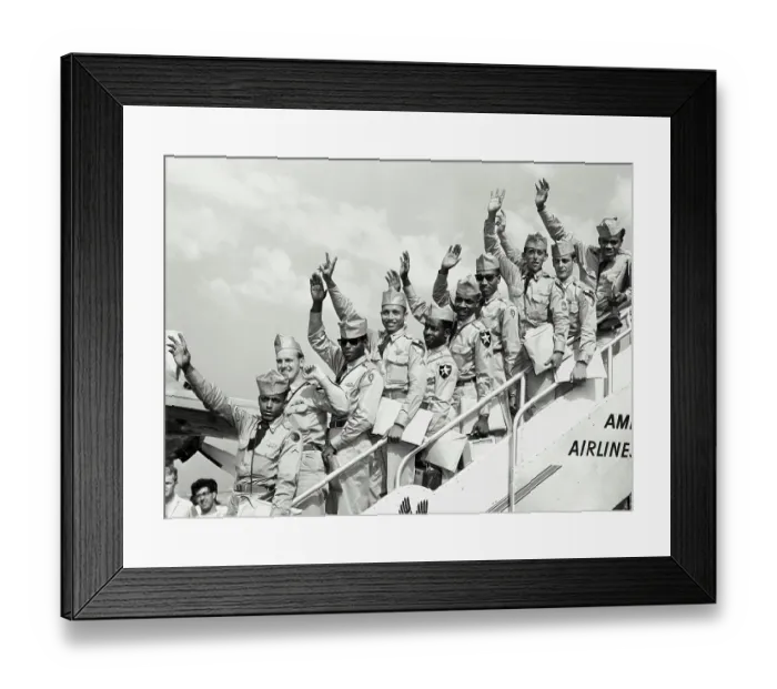 Framed Print : Korean War Returning Pow'S Framed Print : Korean War Returning Pow'S