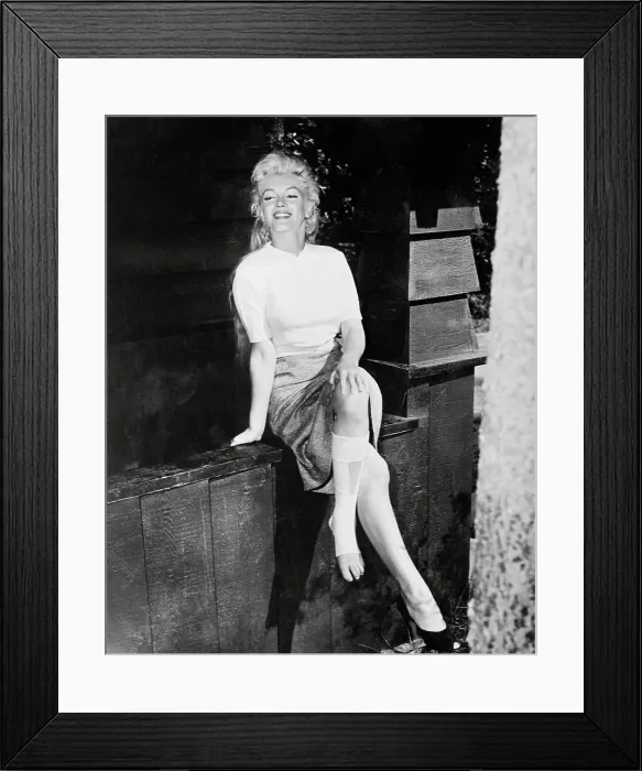 Framed Print : Marilyn Monroe Sitting with Sprained Ankle Framed Print : Marilyn Monroe Sitting with Sprained Ankle