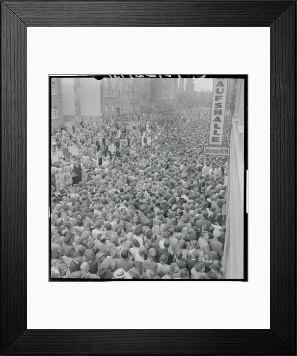Framed Print : Mass Movement of East Germans to West Berlin Framed Print : Mass Movement of East Germans to West Berlin
