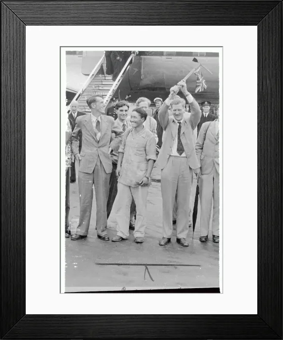 Framed Print : Everest Heroes in England