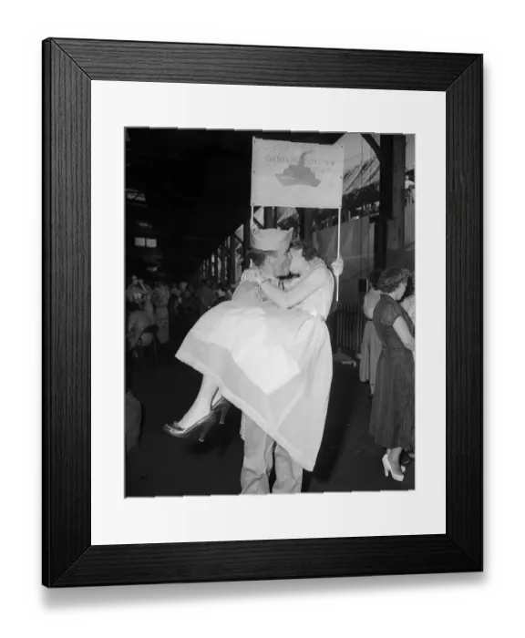 Framed Print : Soldier Kissing Girl He'S Lifting Framed Print : Soldier Kissing Girl He'S Lifting
