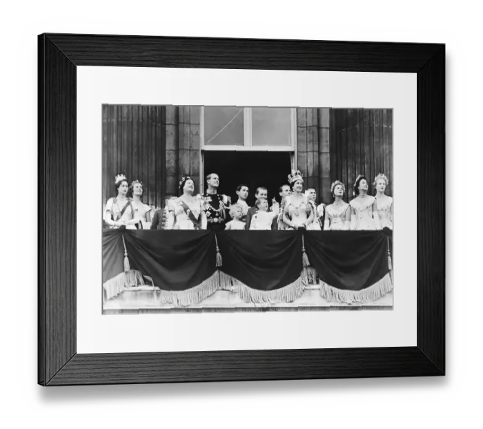 Framed Print : Queen Elizabeth with Family at Plane Show Framed Print : Queen Elizabeth with Family at Plane Show