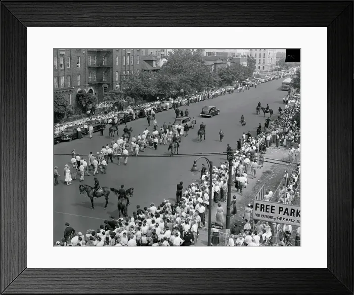 Framed Print : Crowded Streets for Rosenberg Funeral Framed Print : Crowded Streets for Rosenberg Funeral