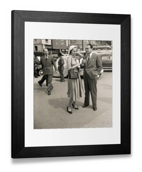 Framed Print : Olivia Dehaviland and Edward G. Robinson Framed Print : Olivia Dehaviland and Edward G. Robinson