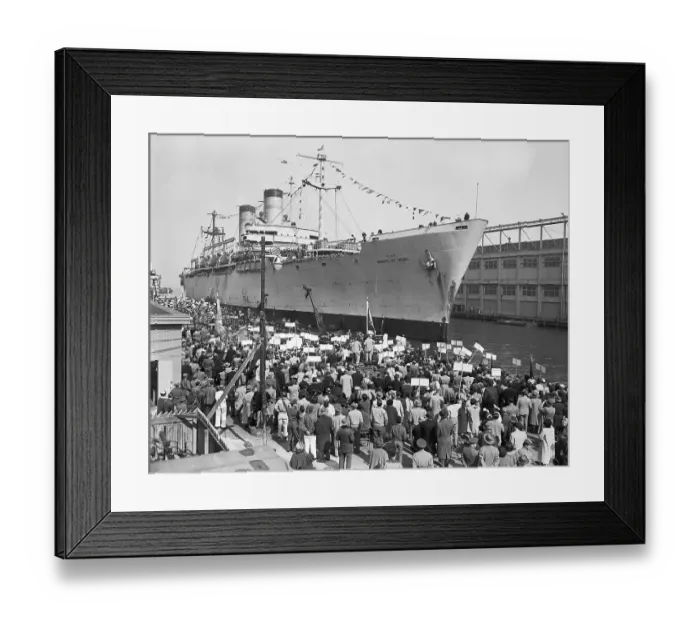 Framed Print : Crowd Waiting For Korean War Troops Framed Print : Crowd Waiting For Korean War Troops