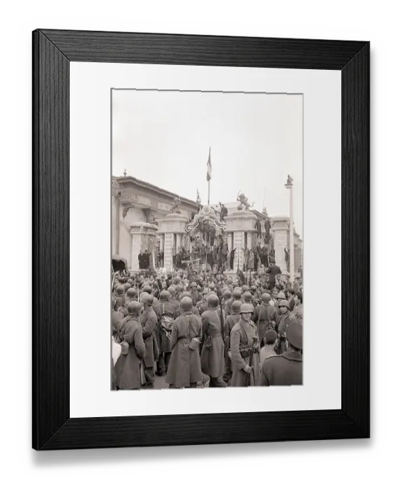 Framed Print : Armed Demonstrators Outside Royal Palace Framed Print : Armed Demonstrators Outside Royal Palace