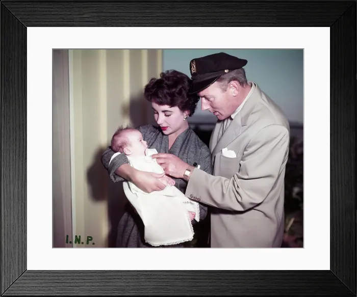 Framed Print : Elizabeth Taylor, Michael Wilding, Baby Framed Print : Elizabeth Taylor, Michael Wilding, Baby