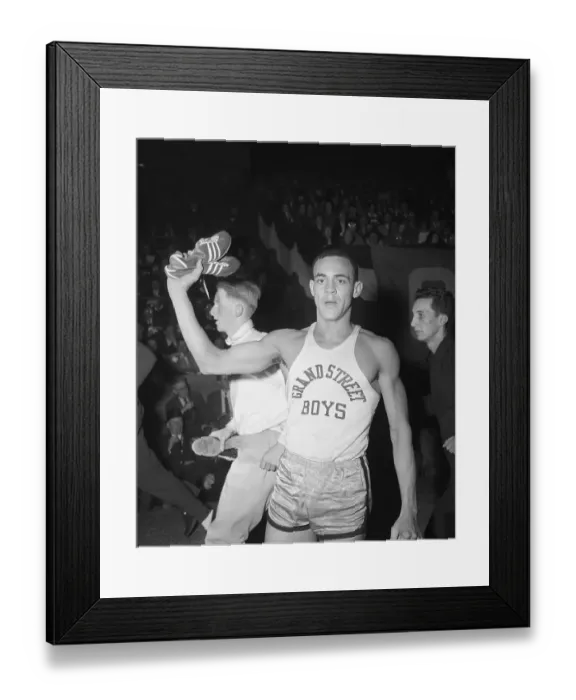 Framed Print : Mal Whitfield Sets Three Records Framed Print : Mal Whitfield Sets Three Records