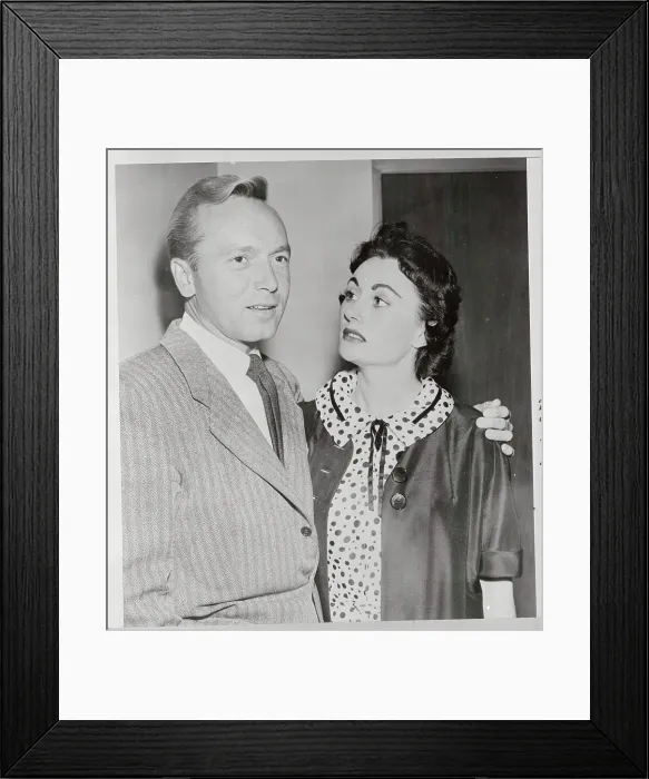 Framed Print : Singer Johnny Johnston and Wife Shirley Pausing at Courthouse Framed Print : Singer Johnny Johnston and Wife Shirley Pausing at Courthouse