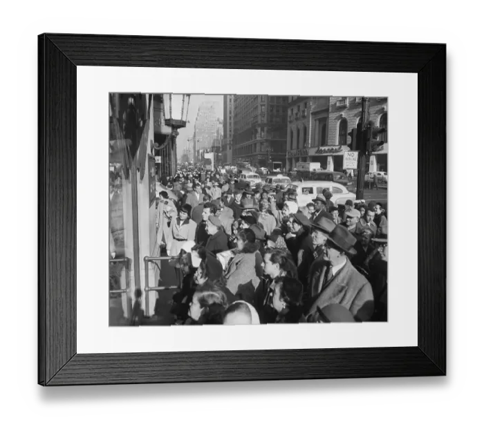 Framed Print : Christmas Shoppers At Herald Square Framed Print : Christmas Shoppers At Herald Square