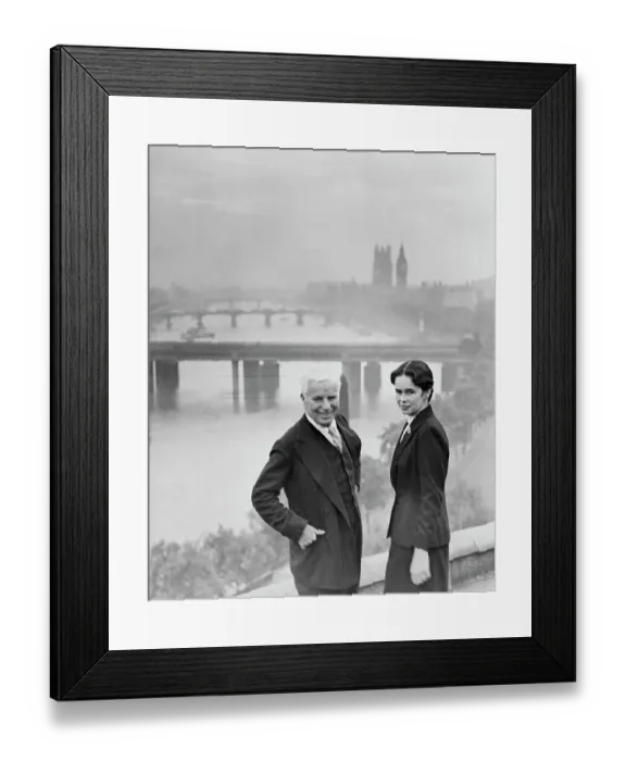 Framed Print : Charlie Chaplin with Wife Oona Framed Print : Charlie Chaplin with Wife Oona
