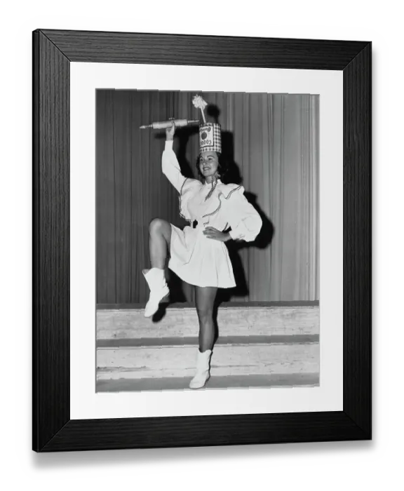 Framed Print : Ruth Lonfeneckor