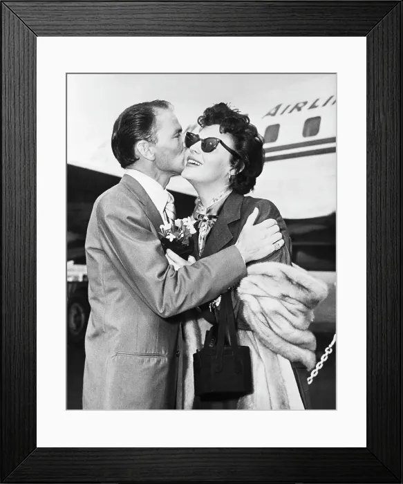 Framed Print : Frank Sinatra Kissing Wife Ava Gardener Framed Print : Frank Sinatra Kissing Wife Ava Gardener