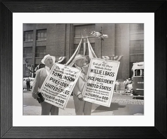 Framed Print : Tomlinson at Bass Outside Demo National Convention Framed Print : Tomlinson at Bass Outside Demo National Convention