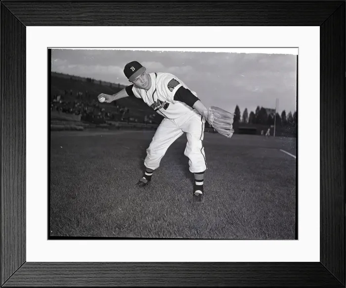 Framed Print : Ed Mathews Throwing At Practice Framed Print : Ed Mathews Throwing At Practice