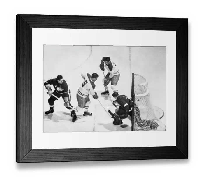 Framed Print : Detroit Red Wings Vs Montreal Canadiens Framed Print : Detroit Red Wings Vs Montreal Canadiens