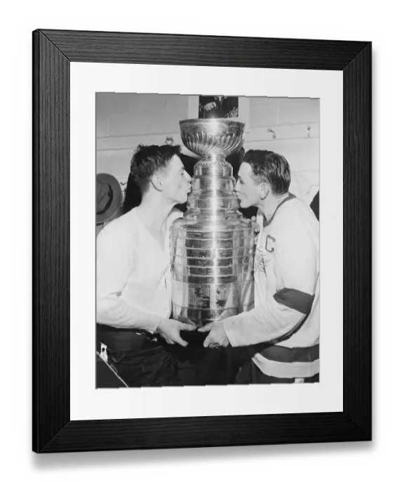 Framed Print : Detroit Redwings Players Kissing Stanley Cup Framed Print : Detroit Redwings Players Kissing Stanley Cup