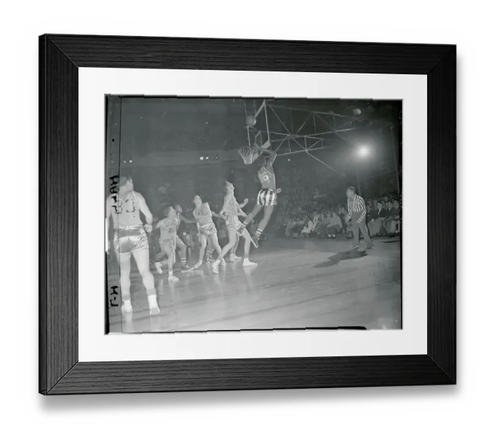 Framed Print : Goose Tatum Going Up For a Shot