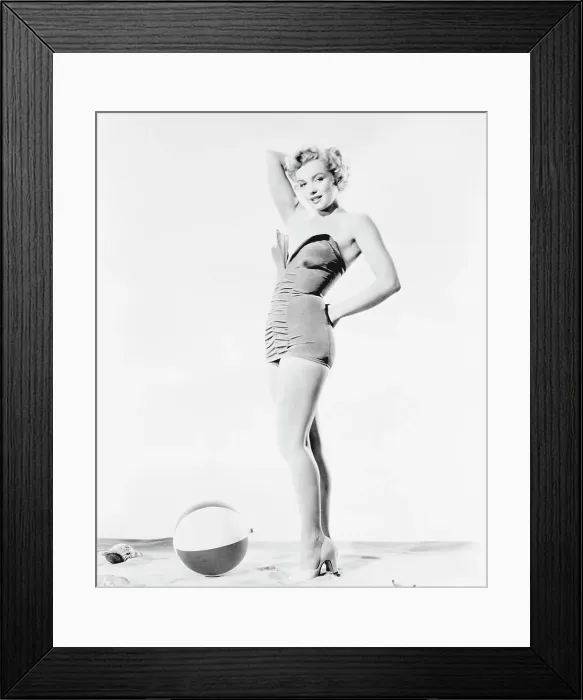 Framed Print : Marilyn Monroe on the Beach Framed Print : Marilyn Monroe on the Beach
