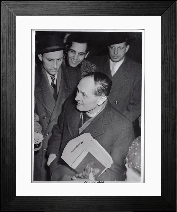 Framed Print : Niemoller Returning from Moscow Framed Print : Niemoller Returning from Moscow