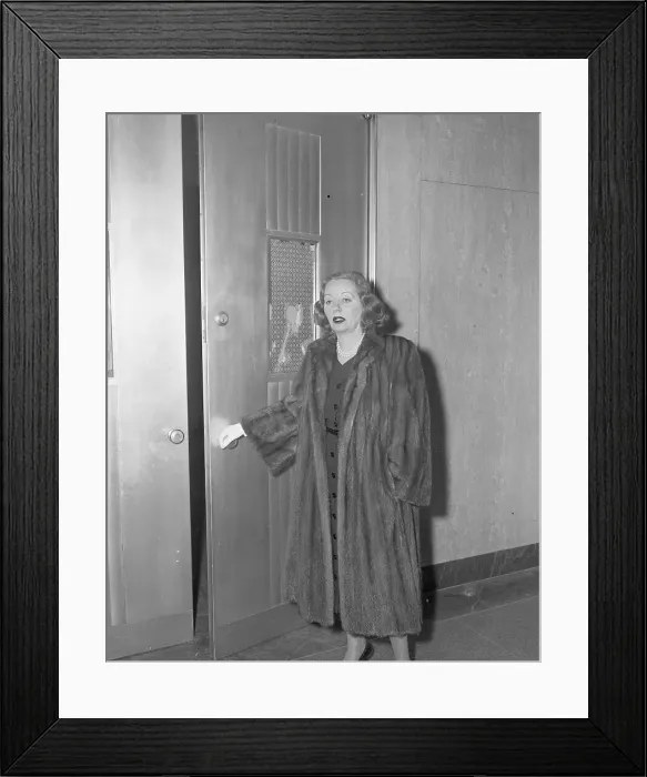 Framed Print : Tallulah Bankhead Entering a Courtroom Framed Print : Tallulah Bankhead Entering a Courtroom