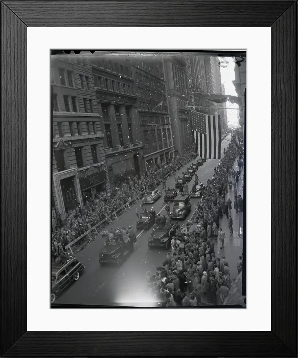 Framed Print : Wounded Vets In Jeeps In Parade Framed Print : Wounded Vets In Jeeps In Parade