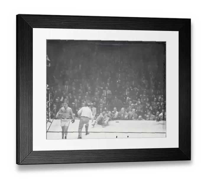 Framed Print : Referee Approaching Joe Louis in Corner Framed Print : Referee Approaching Joe Louis in Corner