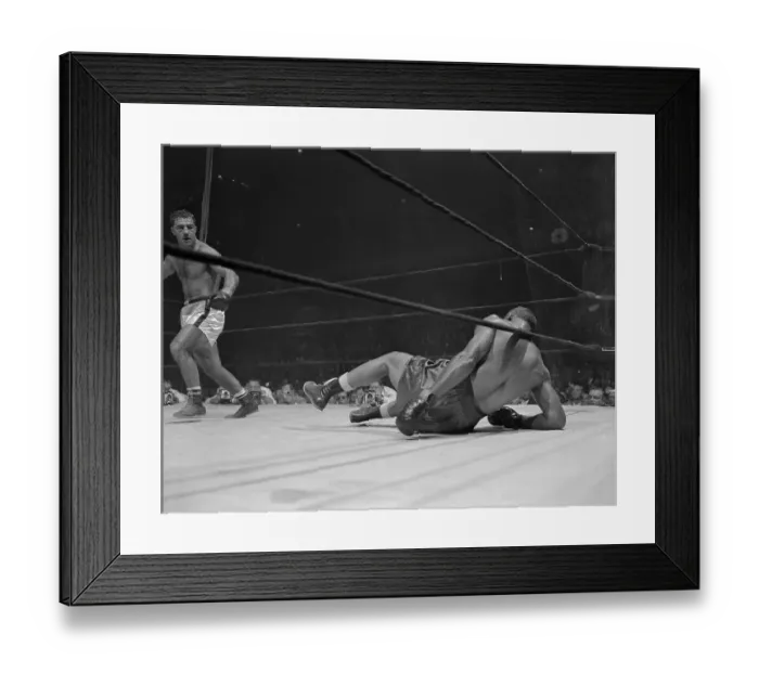 Framed Print : Joe Louis Being Counted for a Knockdown Framed Print : Joe Louis Being Counted for a Knockdown