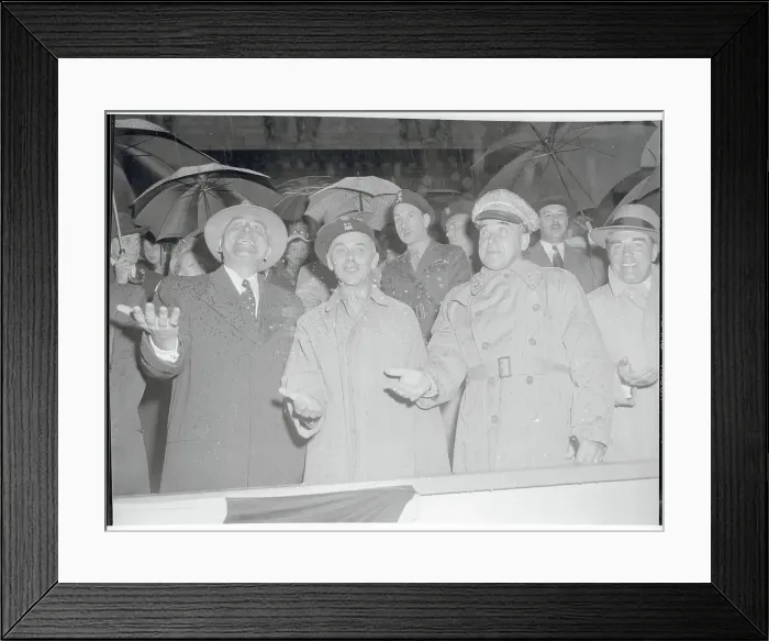 Framed Print : General Bor-Komorowski on Parade Sideline Framed Print : General Bor-Komorowski on Parade Sideline