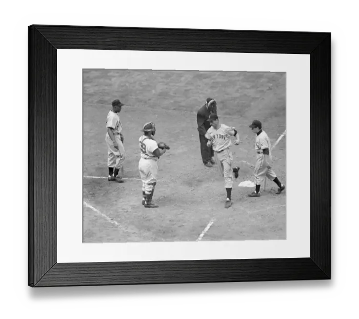 Framed Print : Thomson Arrives Home In Pennant Opener Framed Print : Thomson Arrives Home In Pennant Opener