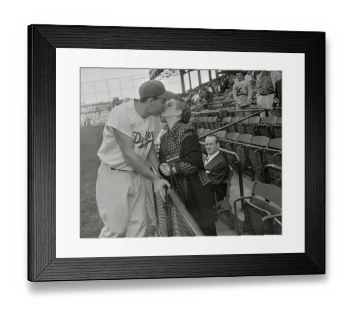 Framed Print : Gil Hodges Kissing His Wife Joan Framed Print : Gil Hodges Kissing His Wife Joan