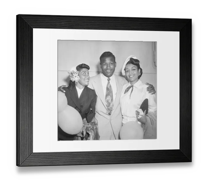 Framed Print : Sugar Ray Robinson with Wife and Sister Framed Print : Sugar Ray Robinson with Wife and Sister