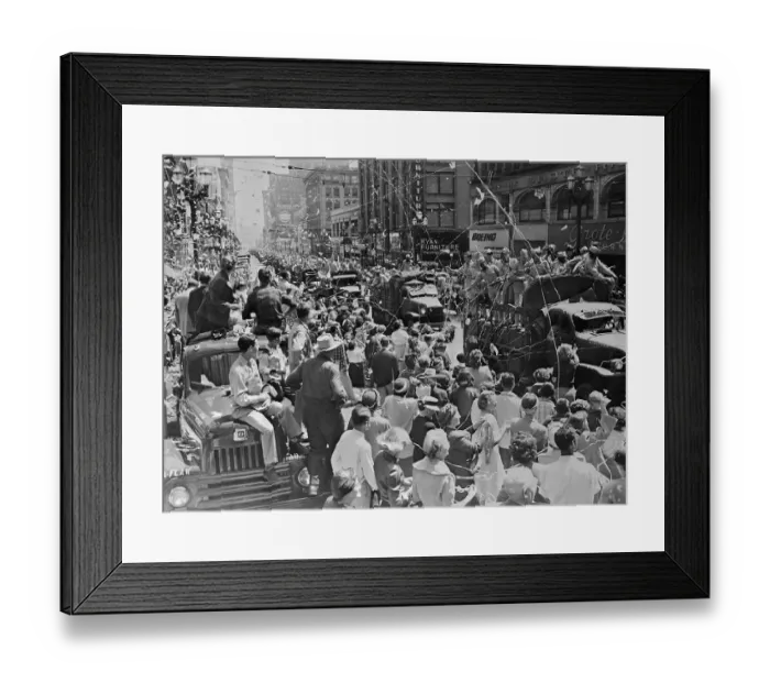 Framed Print : Homecoming Parade for Korean War Veterans Framed Print : Homecoming Parade for Korean War Veterans
