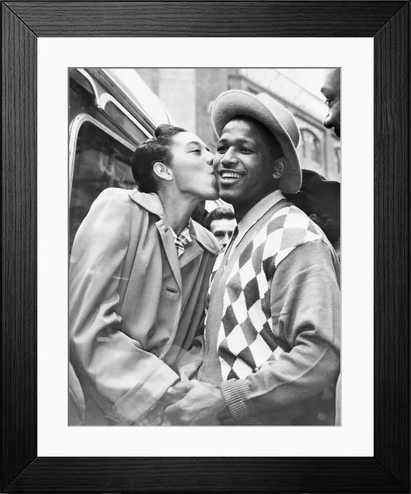 Framed Print : Althea Gibson Plants Kiss on Sugar Ray Robinson Framed Print : Althea Gibson Plants Kiss on Sugar Ray Robinson