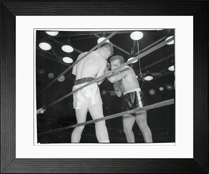 Framed Print : Jake LaMotta Throwing a Left Punch Framed Print : Jake LaMotta Throwing a Left Punch