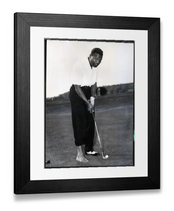 Framed Print : Sugar Ray Robinson Golf with Shoe Off Framed Print : Sugar Ray Robinson Golf with Shoe Off