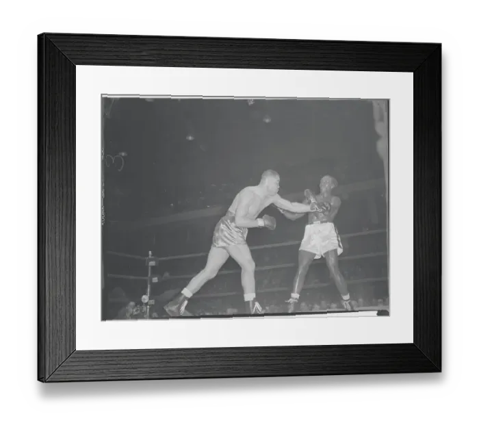 Framed Print : Joe Louis and Omelio Agramonte in Boxing Action Framed Print : Joe Louis and Omelio Agramonte in Boxing Action