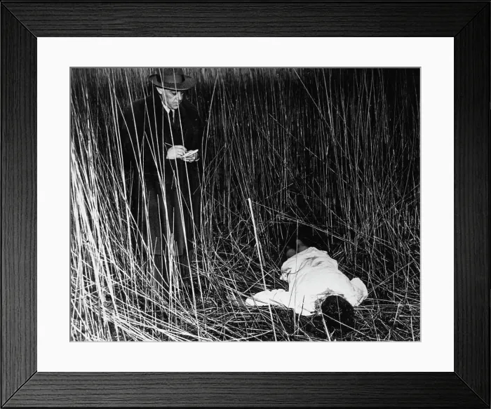 Framed Print : New York Crime Boss Murder Scene Framed Print : New York Crime Boss Murder Scene