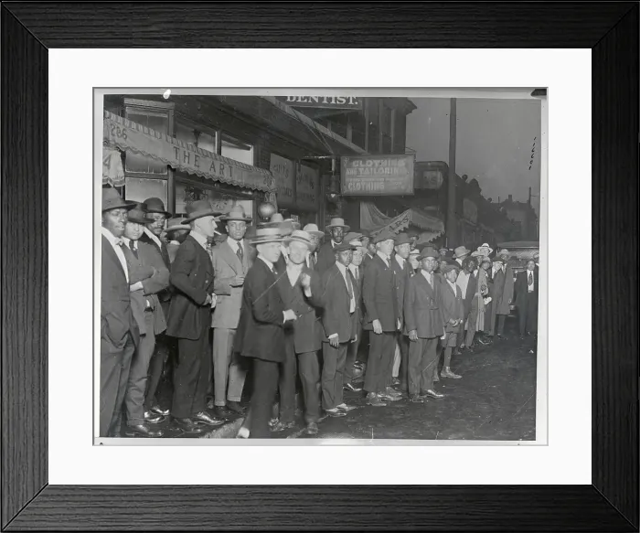 Framed Print : MacArthur Arriving in Washington Framed Print : MacArthur Arriving in Washington
