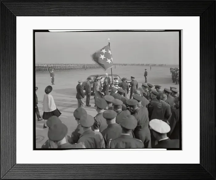 Framed Print : Matthew Ridgway Bidding MacArthur Goodbye Framed Print : Matthew Ridgway Bidding MacArthur Goodbye